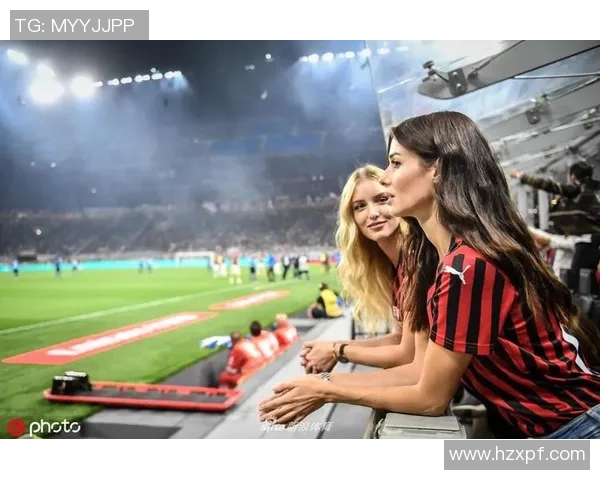 美女与足球明星浪漫接吻瞬间视频引发热议与关注